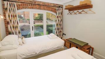 Casa de campo | 2 dormitorios, decoración individual, mobiliario individual