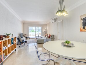 Interior - Modern comfort in Estepona: terrace, pools, AC, and Wi-Fi (Estepona)