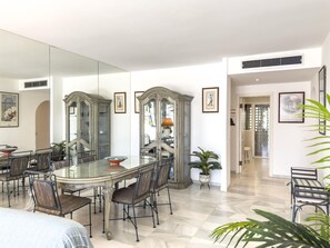 Dining - Luxury penthouse in Estepona with pools, tennis and near the beach (Estepona)