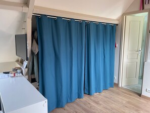 Interior - Comfortable lodging with pool, parking, and Wi-Fi in La Suze-sur-Sarthe (La Suze-sur-Sarthe)