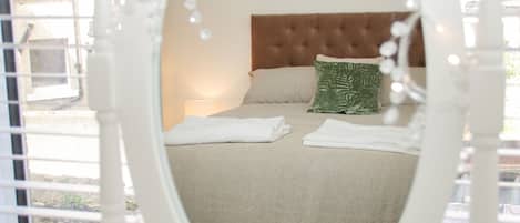 1 habitación, decoración personalizada y muebles diferentes