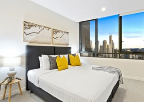 2 bedrooms, iron/ironing board, free WiFi, bed sheets - Ruby Apartments - River View Penthouse - Q Stay (Surfers Paradise)
