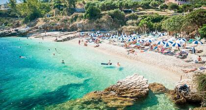 Stylish Gound Floor Two Bedroom Flat in Kassiopi With Breakfast