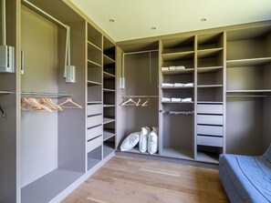 Interior - Luxurious Villa for 14 with Heated Pool, Near Lake, BBQ, Free Cleaning! (Biscarrosse)