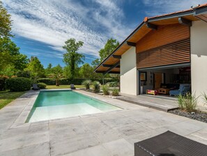 Pool - Luxurious Villa for 14 with Heated Pool, Near Lake, BBQ, Free Cleaning! (Biscarrosse)