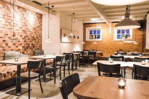 Daily buffet breakfast for a fee - Logement Overzee (Nes)