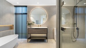 Bathtub, hair dryer, towels - Countryside Escape Arrowtown (Arrowtown)