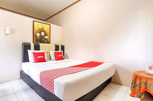 Standard Double Room | Free WiFi, bed sheets