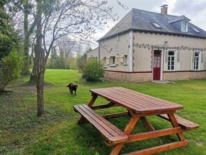 Ulkoruokailutilat