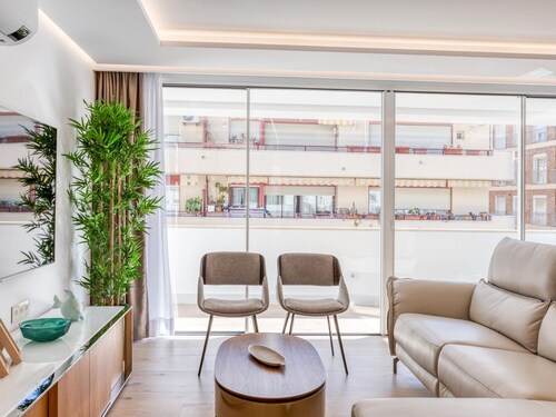 Modern 3-Bedroom Apartment in Central Estepona, 2 Minutes from La Rada Beach