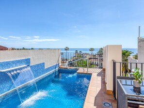 Pool - Luxurious beachfront penthouse with private pool, WiFi, air conditioning, parking (Estepona)