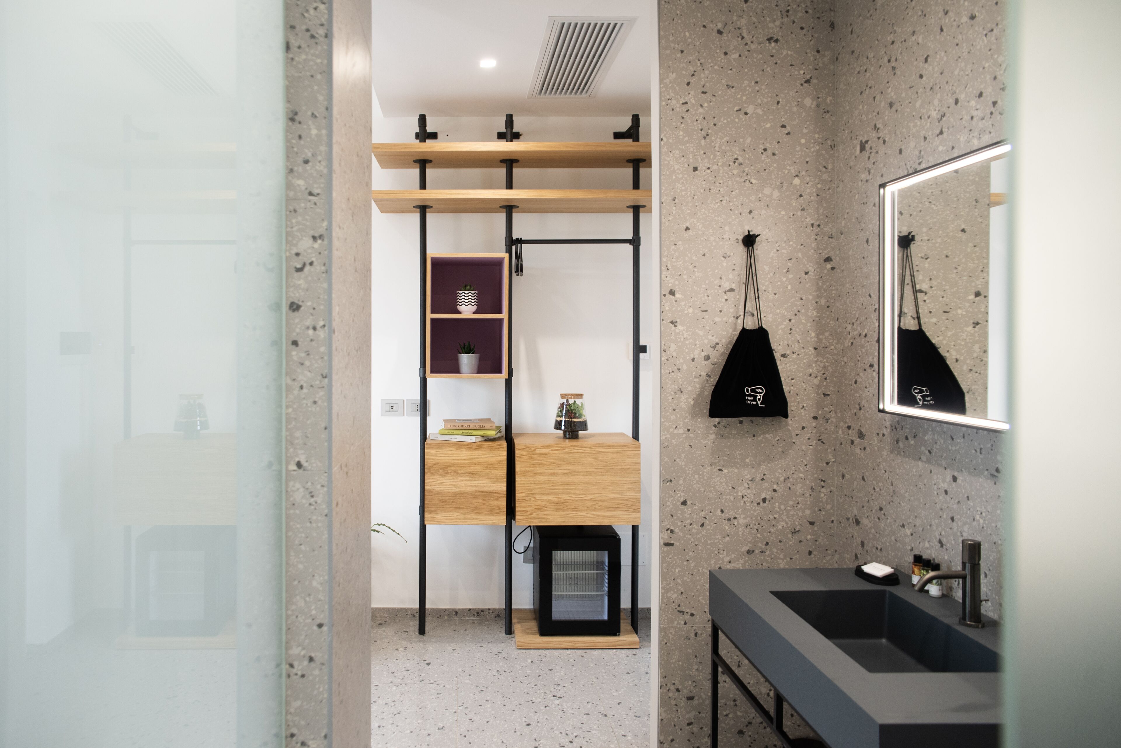 Lisetta Gardens Boutique 