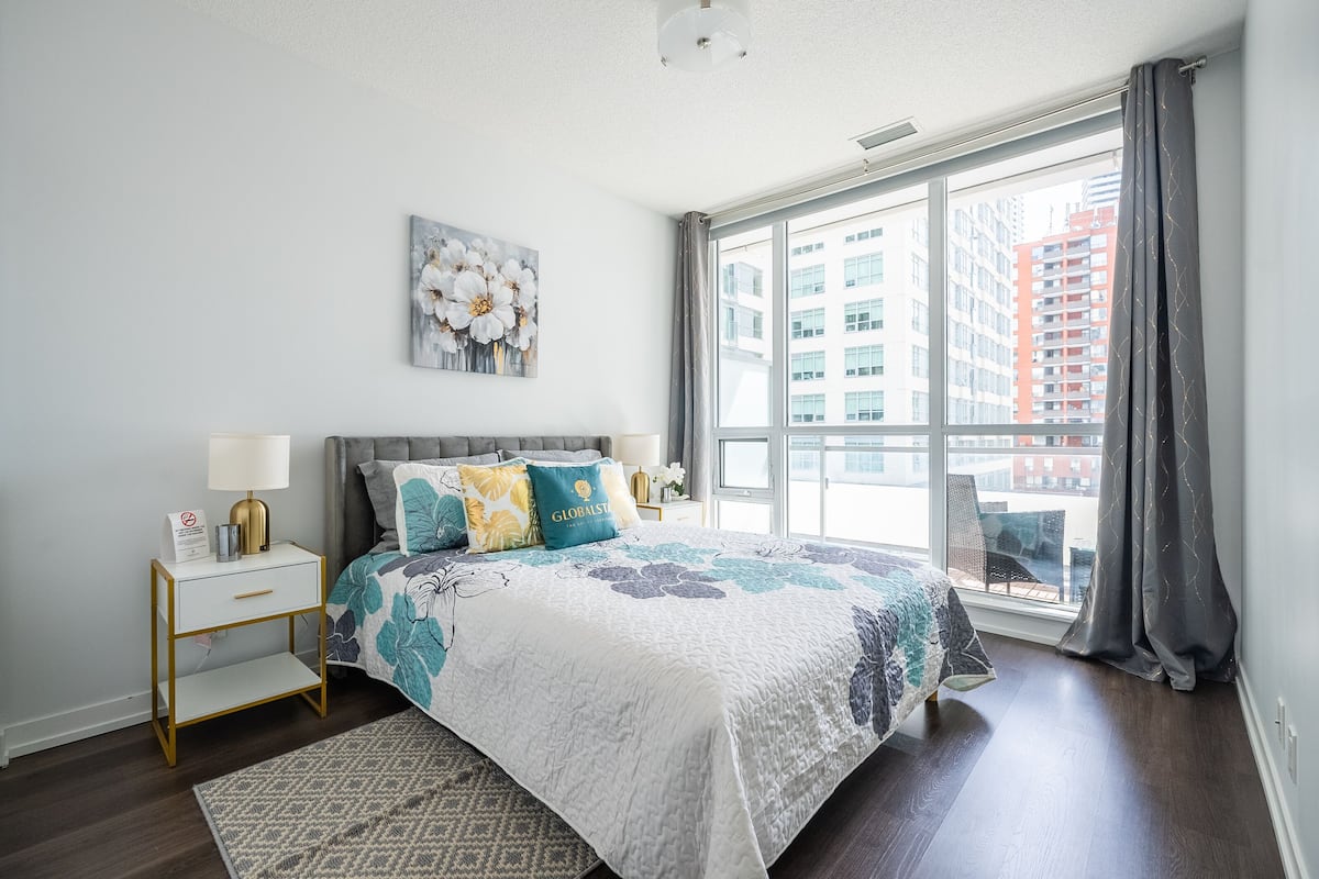 Appartamento Deluxe, 2 camere da letto, accesso alla piscina, vista città | 1 camera, con stile personalizzato, con arredamento individuale