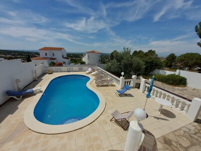 5 bedroom villa in l'escala