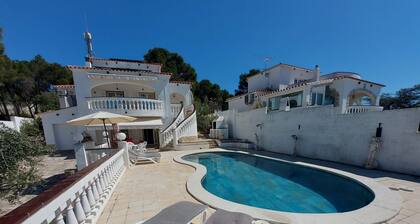 5 bedroom villa in l'escala