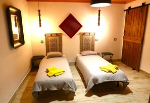 7 bedrooms, free WiFi, bed sheets