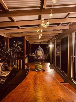 Terrace/patio - Crystal Waters & Glow Worms: EV Ready Farmhouse! (Natural Bridge)