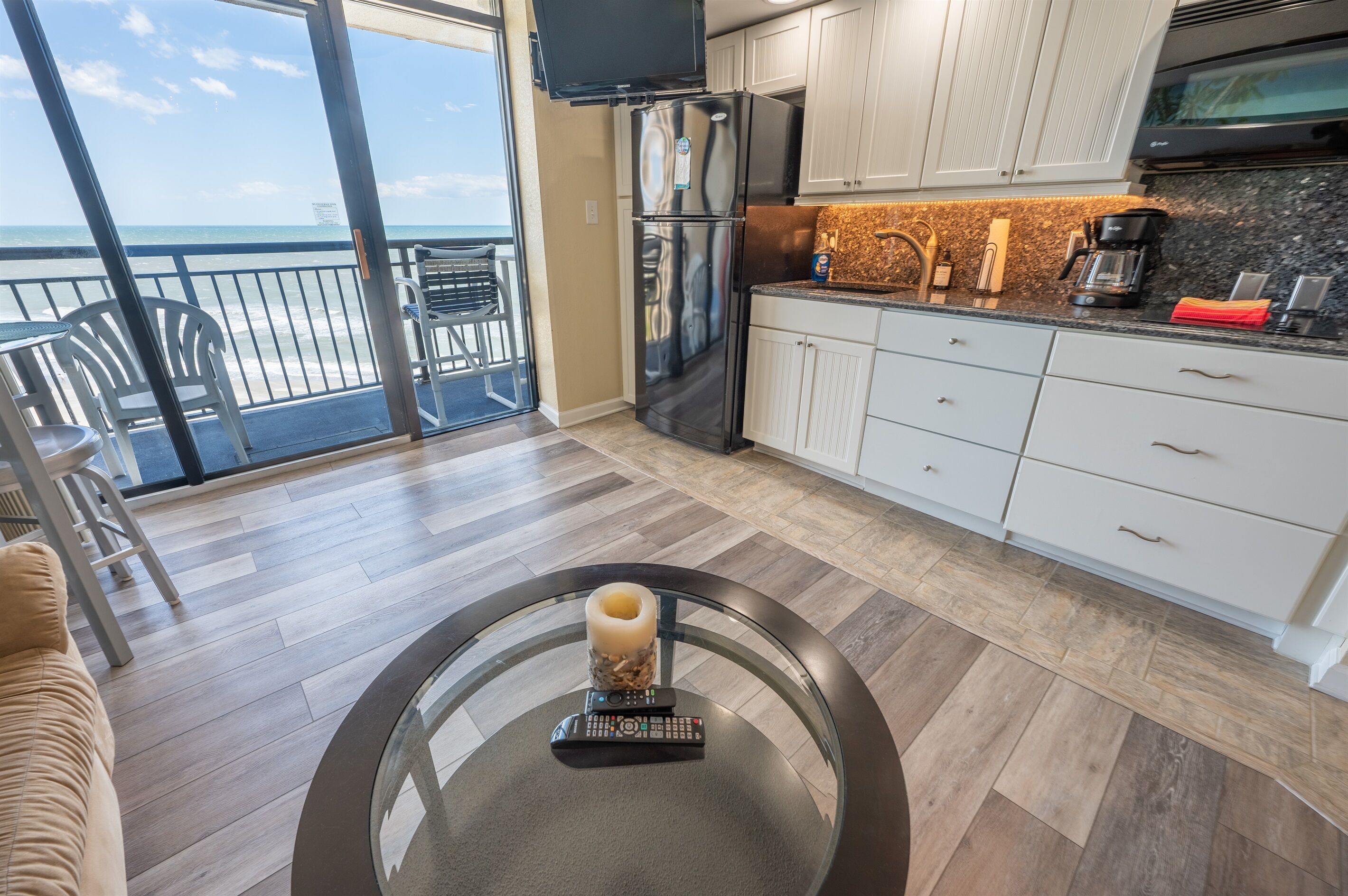 New Beach Cove, Pools, Direct Oceanfront,King Bed!