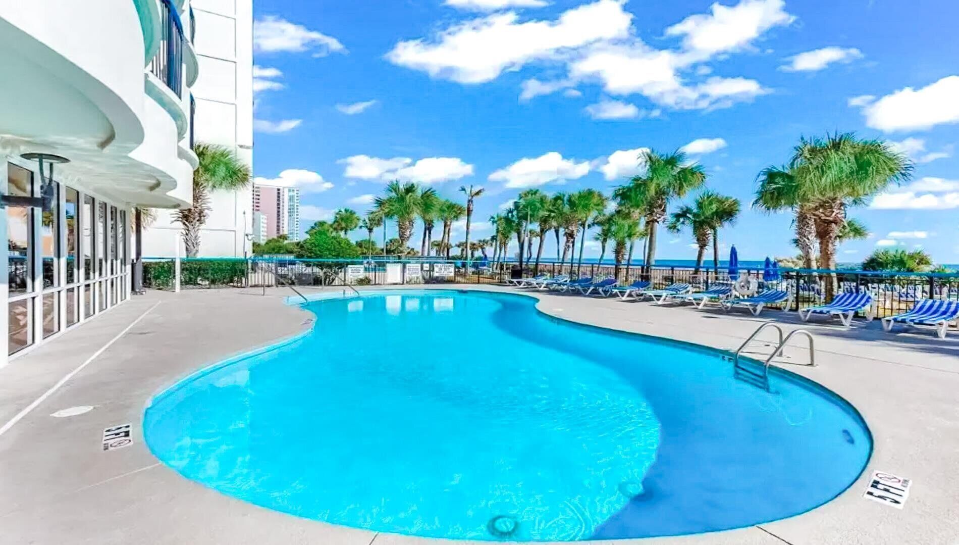 Inomhuspool och uppvärmd pool