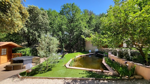 La Tissonnière a peaceful and intimate cottage with garden and spa