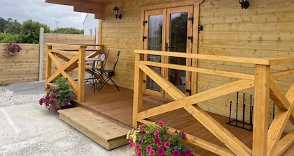 Cabin 438 - Clifden - sleeps 2 guests in 1 bedroom