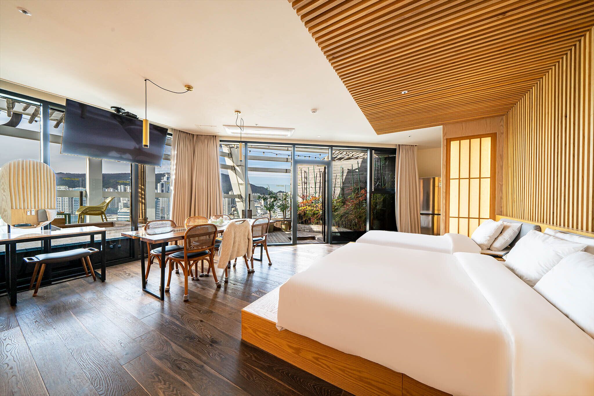 COC | Chăn bông, két bảo mật tại phòng, màn/rèm cản sáng, phòng cách âm 