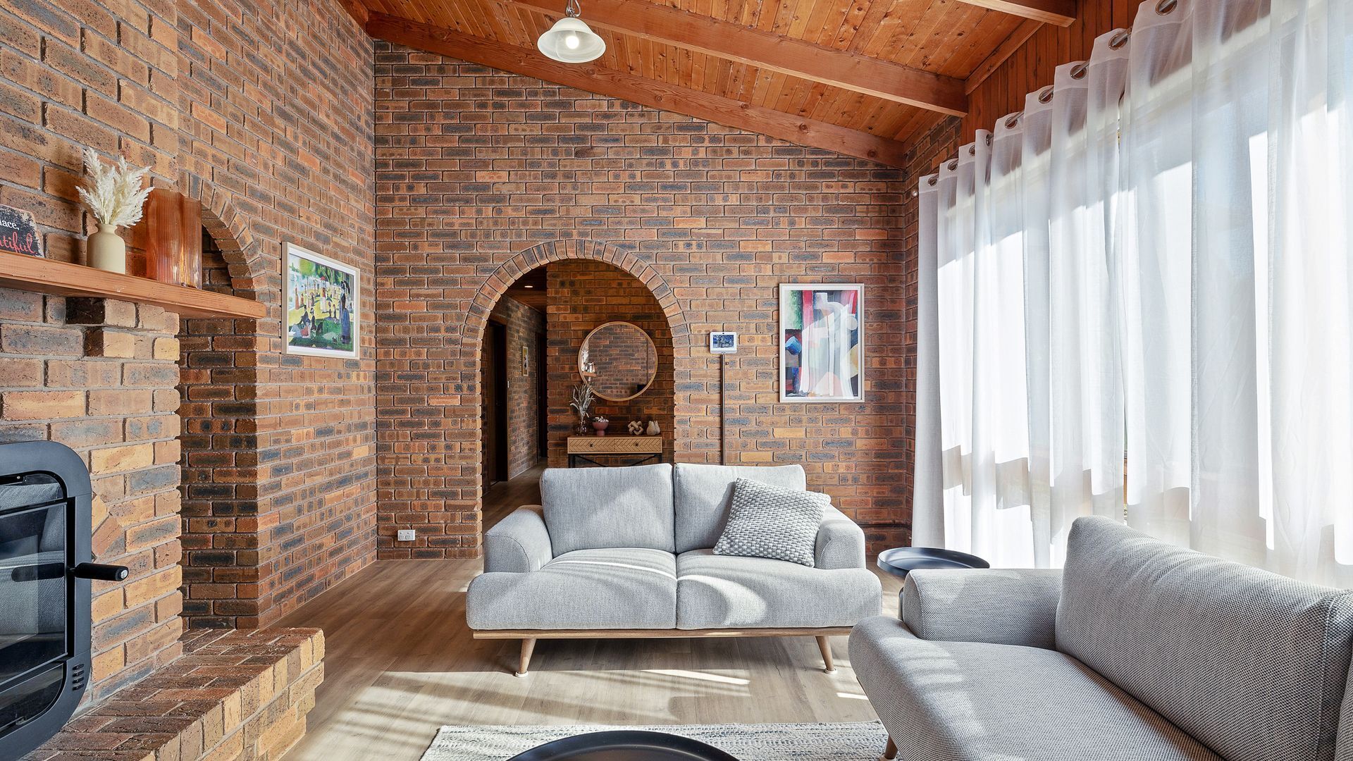 تلفزيون، مدفأة، تنس طاولة