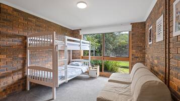 4 bedrooms, iron/ironing board, travel cot, Internet