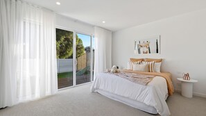 5 Schlafzimmer, Bügeleisen/Bügelbrett, Reisekinderbett, Internetzugang