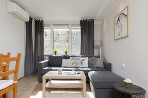 TV - Panska 57 | Functional Apartment | A/C (Warszawa)