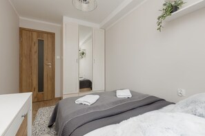 2 bedrooms, iron/ironing board, WiFi, bed sheets