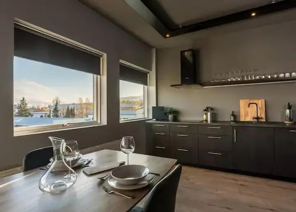 Deluxe Apartment | Private kitchen | Fridge, oven, dishwasher, espresso maker - Modern Apartment in Akureyri (Akureyri)