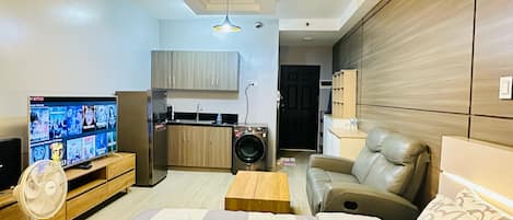 Condo Confort, vista a la ciudad | 1 habitación, ropa de cama de alta calidad, edredón y escritorio