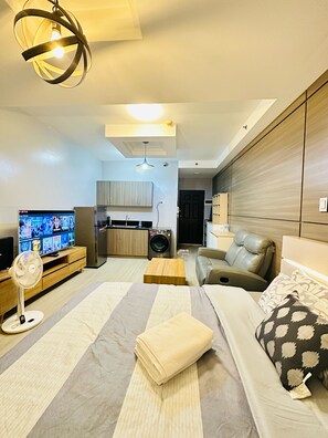 Comfort Condo, City View | 1 bedroom, premium bedding, down comforters, desk