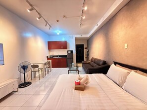 Comfort-Apartment, eigenes Bad, Stadtblick