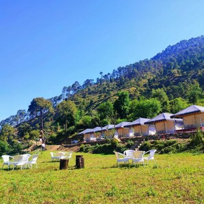 Exterior - Hill Springs Resort And Cafe (Rajgarhi)