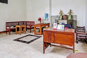 Reception - OYO 91920 Pondok'ku Inn  (Depok)