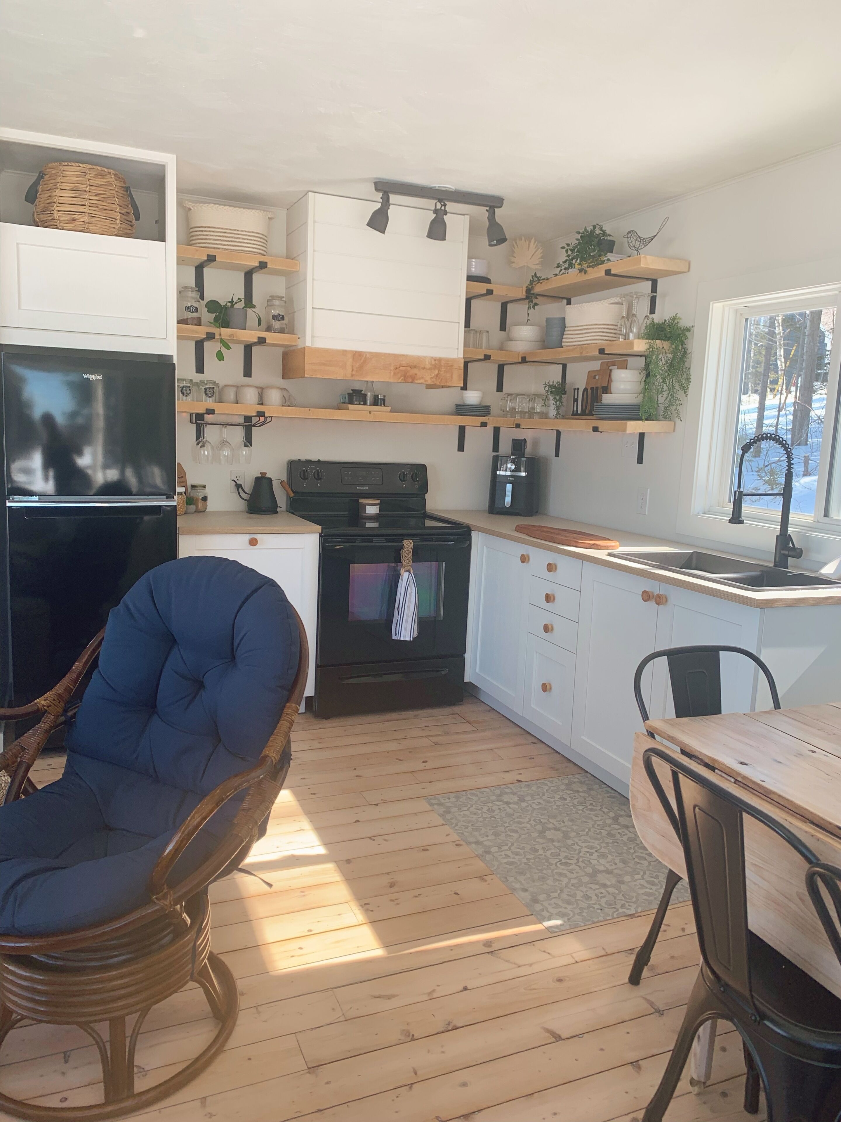 Waterfront Retreat With Private Beach