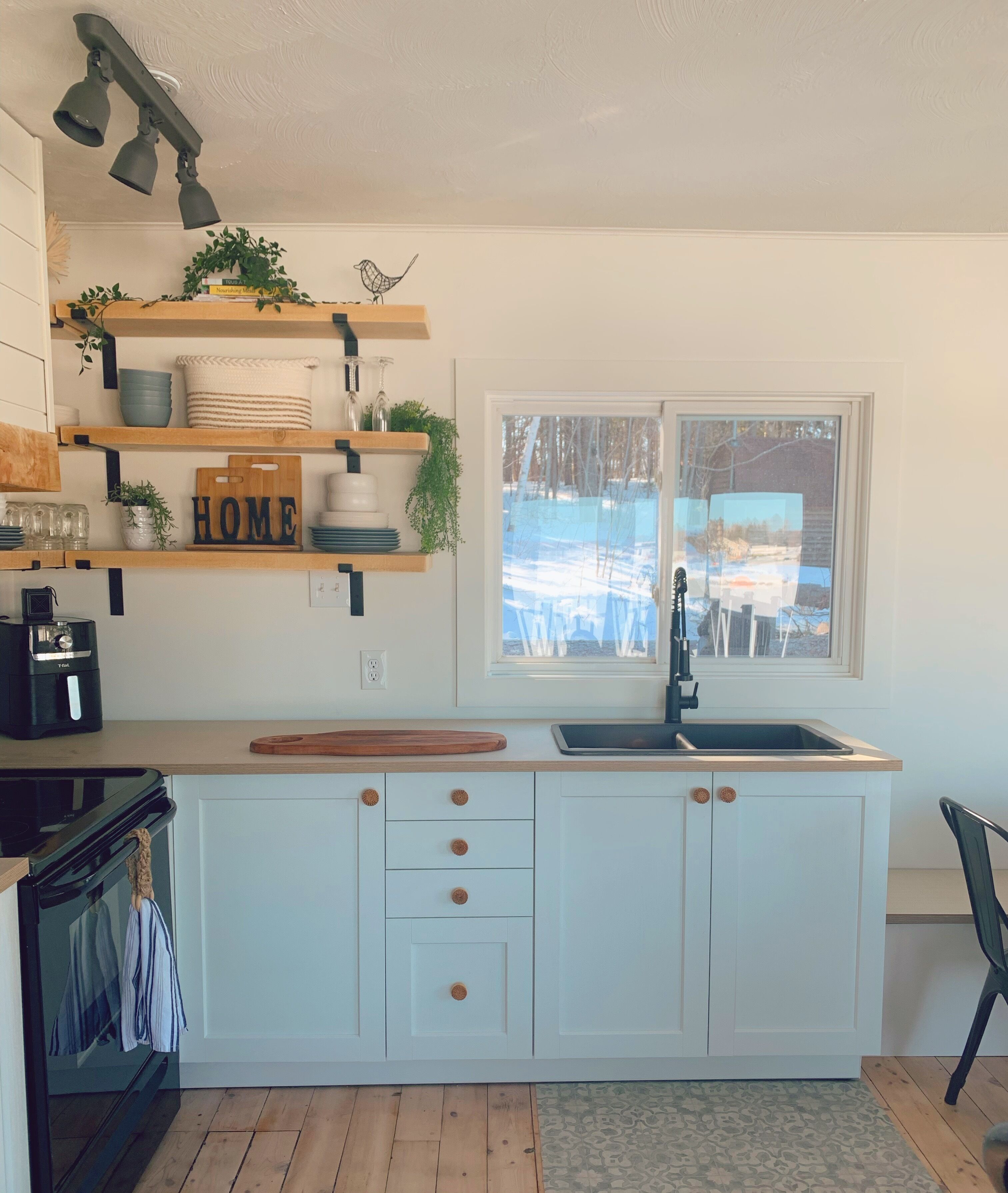 Waterfront Retreat With Private Beach