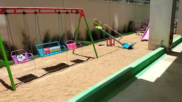 Children’s play area – outdoor