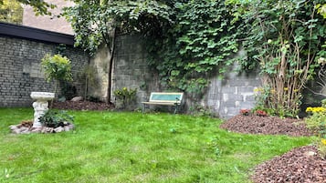 Basic Apartment | Terrace/patio