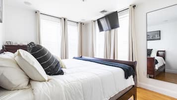 2 bedrooms, desk, iron/ironing board, travel cot