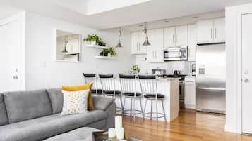 Smart TV, fireplace, video games, stereo