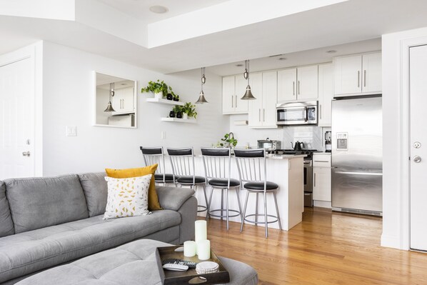 Smart TV, fireplace, video games, stereo