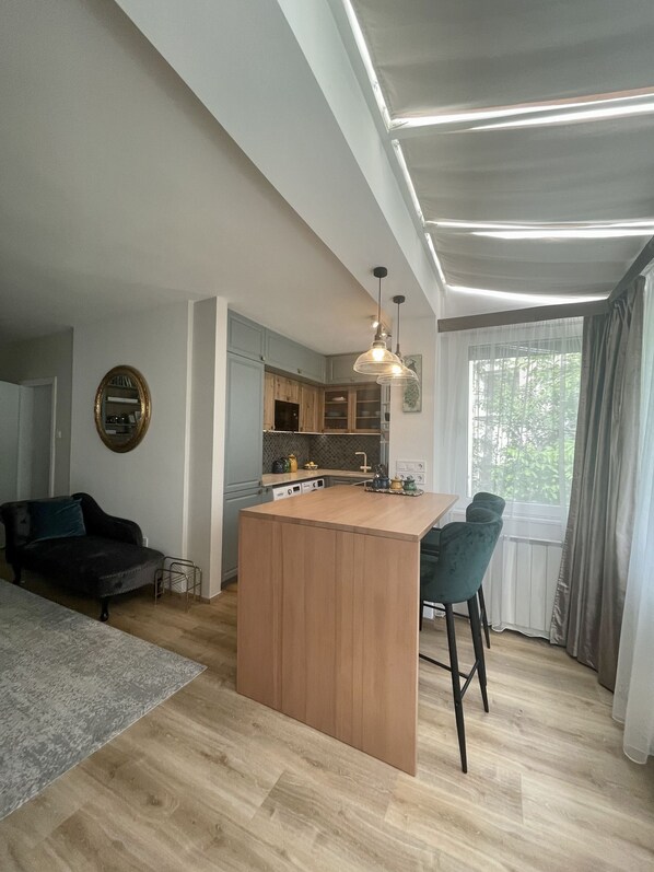 Interior - Beautifully designed gem apartment on chic Rozsadomb (Budapest)