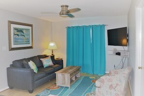 Living area - Cozy Beach Retreat – Steps from the Sand (Surf City)