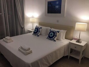 2 habitaciones, escritorio, tabla de planchar con plancha y wifi 