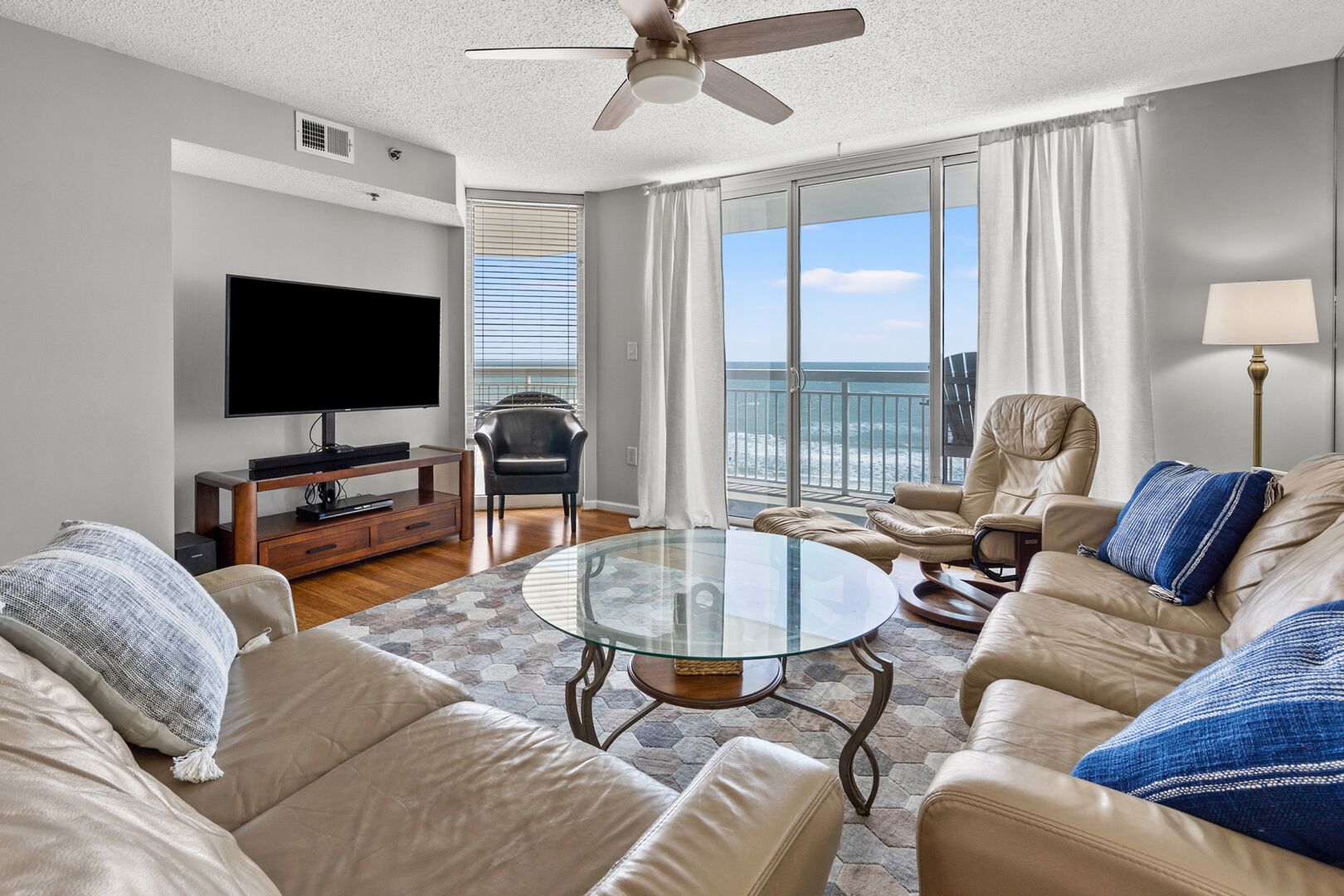 Oceanfront family resort condo w/indoor/outdoor pools, lazy river, fitness center, hot tubs