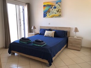 2 Schlafzimmer, Schreibtisch, Bügeleisen/Bügelbrett, WLAN