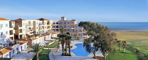 Exterior - Kings Palace - Modern penthouse with incredible sea views (Paphos)
